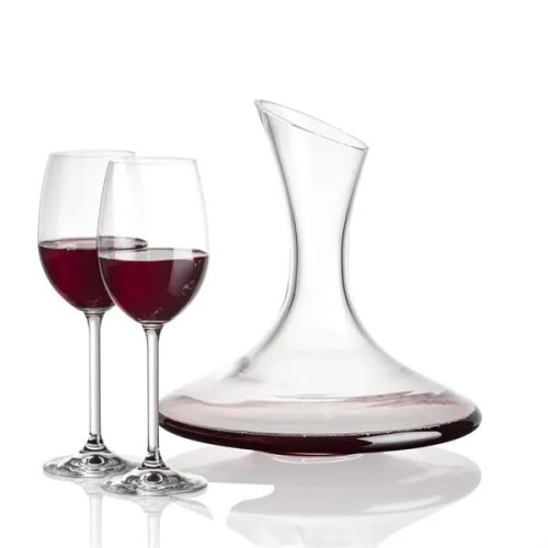 Madagascar Carafe & Woodbridge Wine